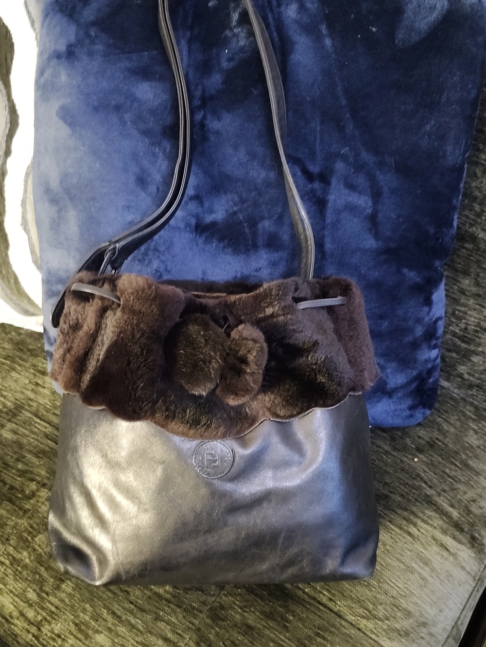 Fendi Rare Leather & Fur Shoulder Bag Drawstring Black & Brown Authentic - Picture 16 of 16